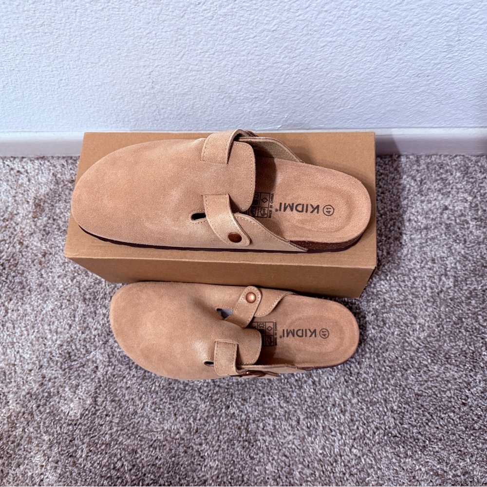 Amazon Women's Tan Sandals